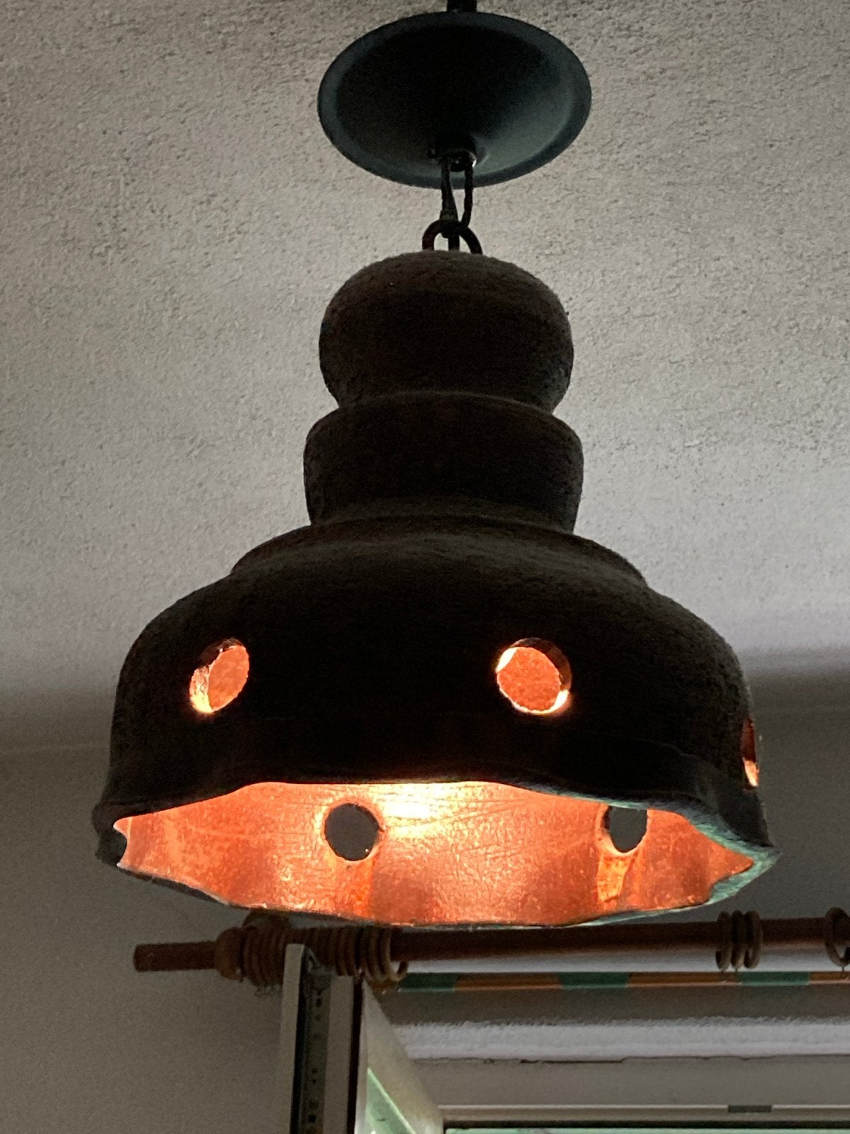 Unieke handgemaakte hanglamp van keramiek, Ophalen of Verzenden, Zo goed als nieuw, Keramiek, E27 (groot)