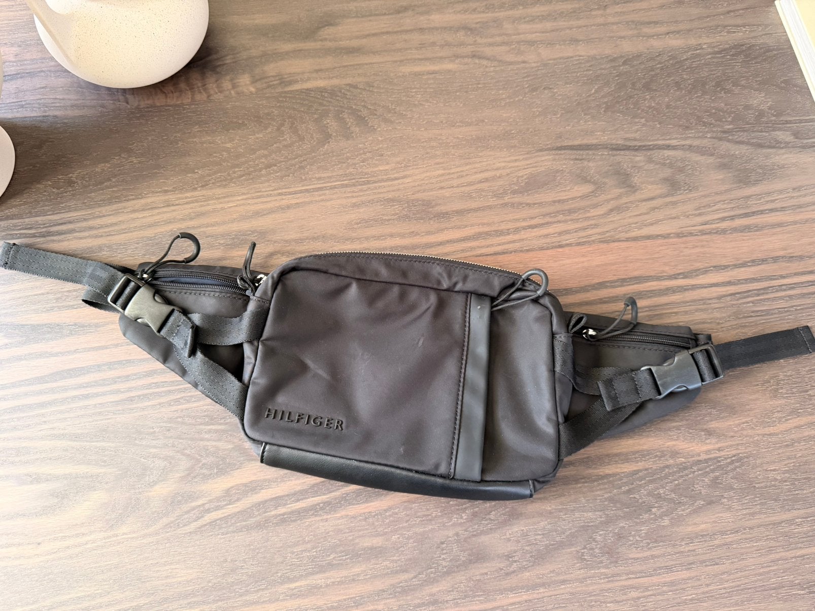 TWV€110 Tommy Hilfiger Gave EDC tas Sling Beltbag, Ophalen of Verzenden, Zo goed als nieuw, Zwart, Overige merken