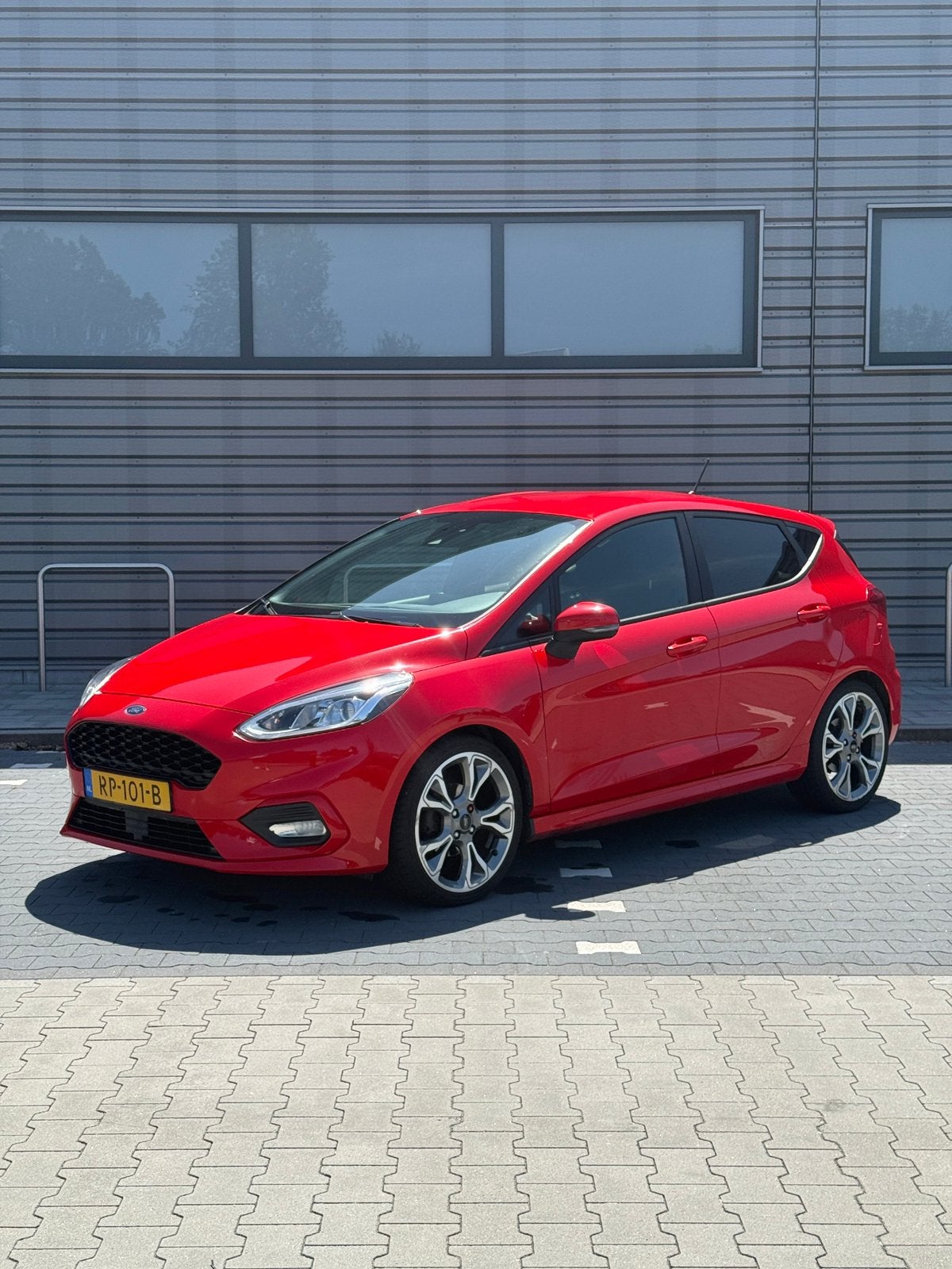 Ford Fiesta 1.0 EcoBoost ST-Line Red Edition, Voorwielaandrijving, 0 kg, Leder en Stof, Handgeschakeld
