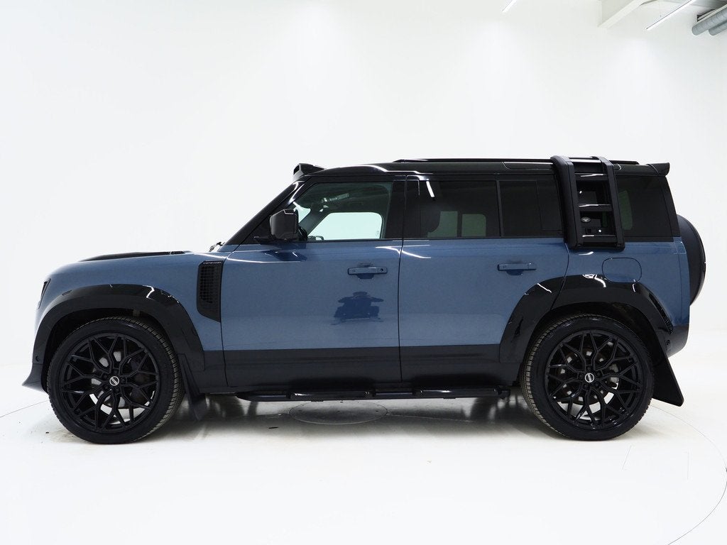 Land Rover Defender 110 2.0 P400e 110 Urban WideTrack Look |, Auto's, Land Rover, Automaat, 404 pk, Gebruikt, Zwart