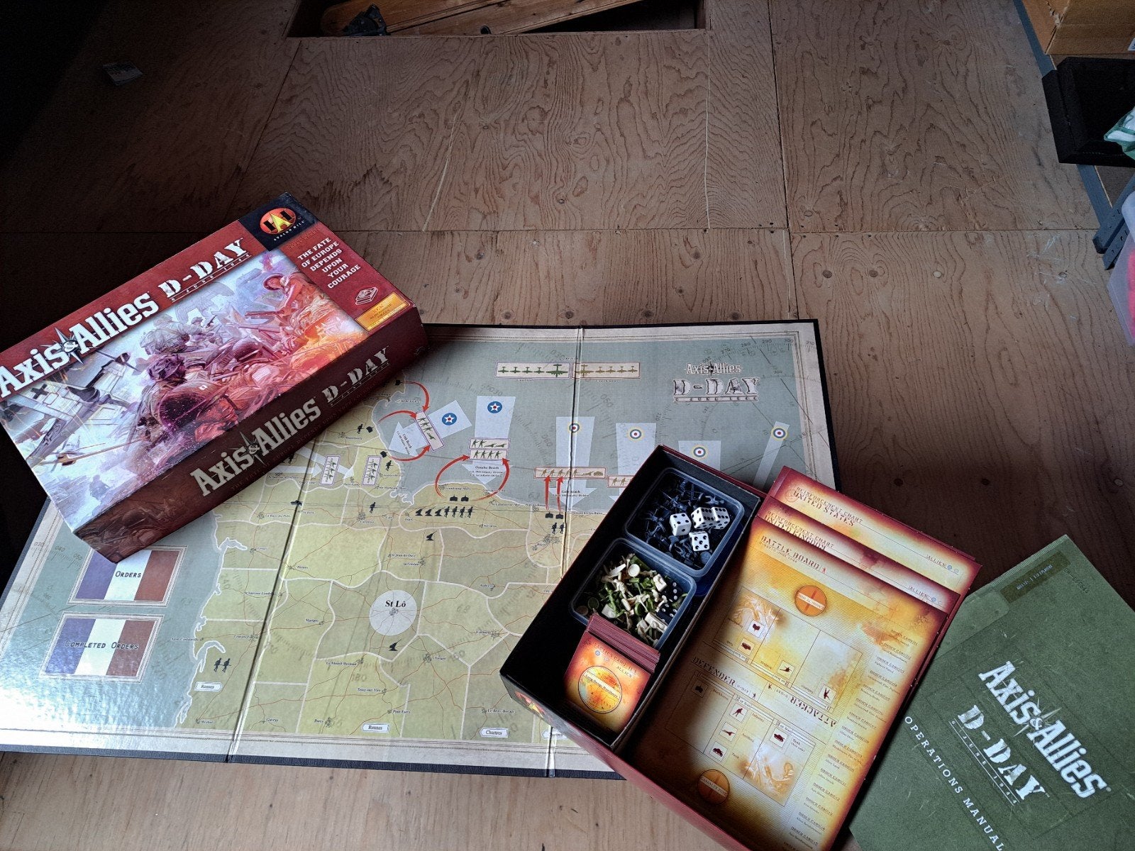 Axis & Allies D-Day Bordspel - Strategisch Oorlogsspel, Hobby en Vrije tijd, Ophalen of Verzenden, Gebruikt, Hasbro