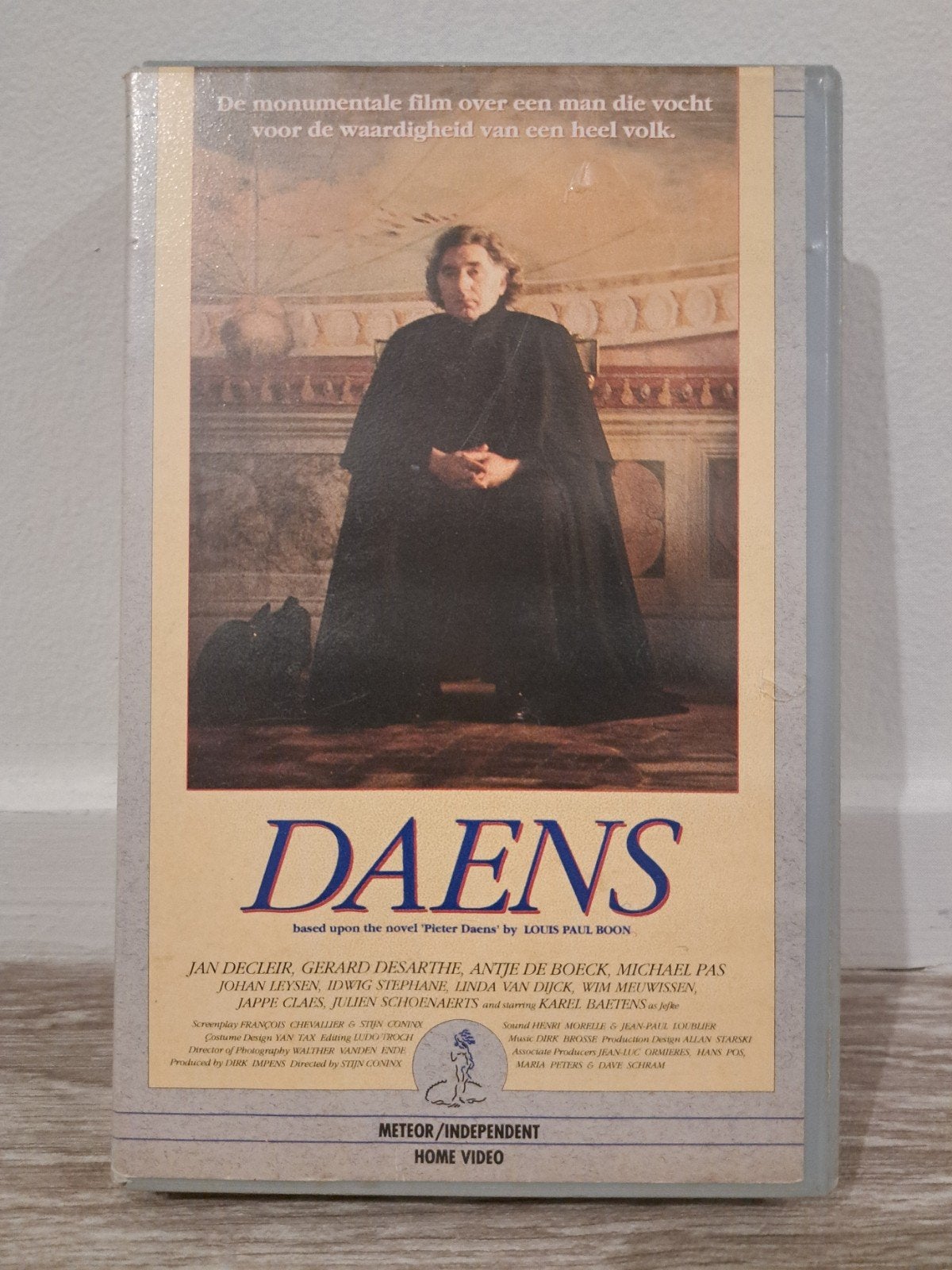 DAENS VHS Ex-rental - Historisch Drama, Cd's en Dvd's, VHS | Film, Ophalen, Gebruikt, Ex-rental, Drama
