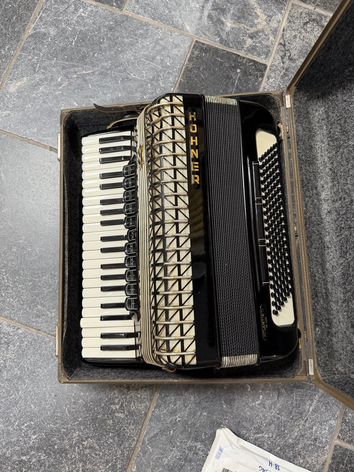 Hohner Atlantic IV P accordeon - zolder vondst, Muziek en Instrumenten, Accordeons, Zo goed als nieuw, Met koffer, Hohner, 120-bas