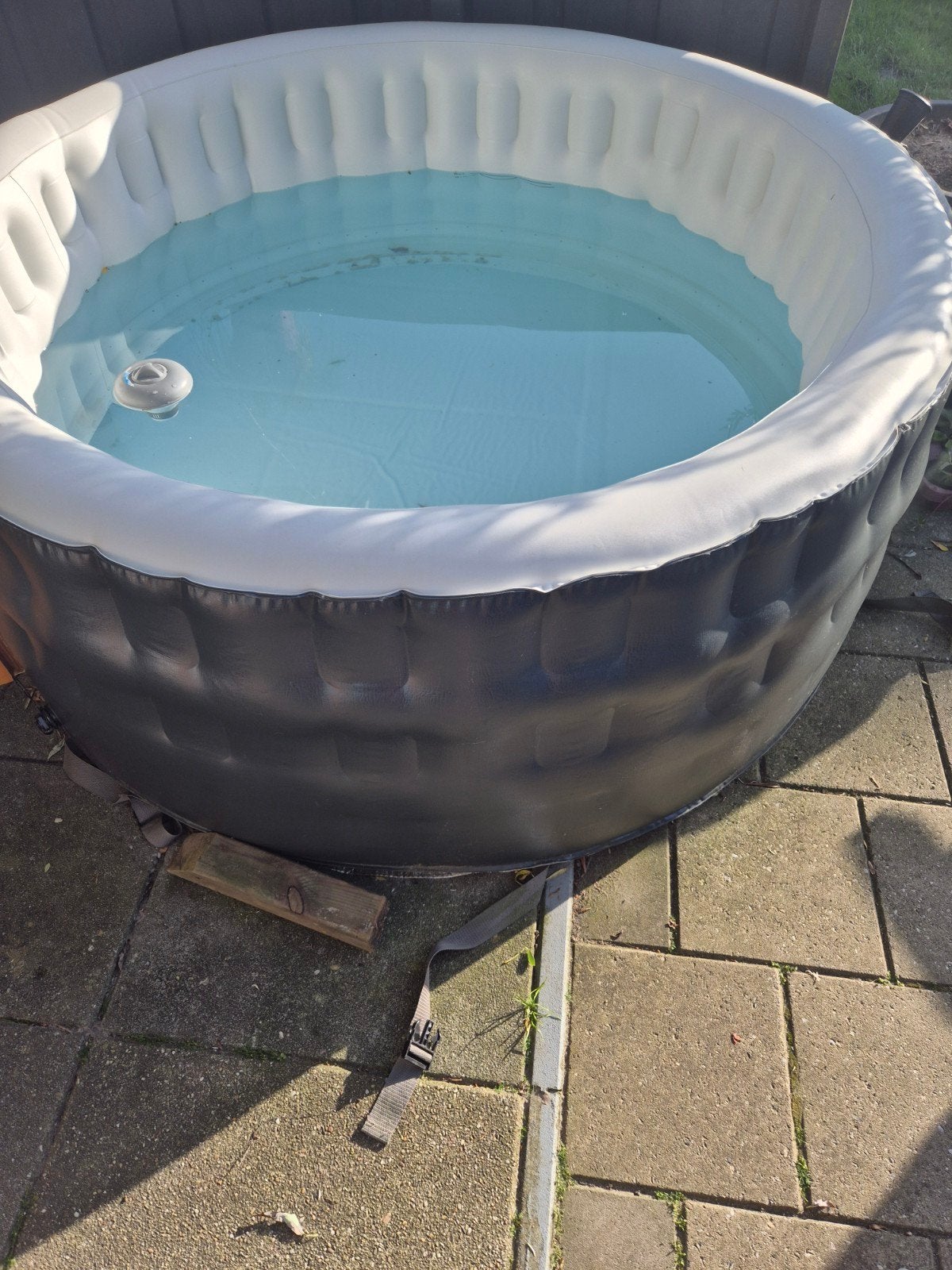 Opblaasbare Jacuzzi Avenli met Pomp en Afdekzeil, Ophalen, Gebruikt, Filter, Opblaasbaar