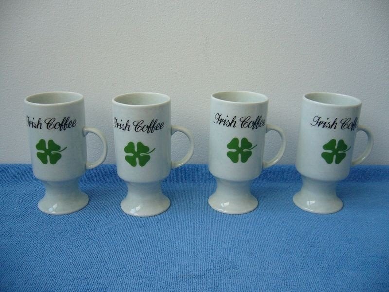 klavertje 4 Irish Coffee bekers uit de jaren 80 ongebruikt, Verzamelen, Ophalen of Verzenden, Huis en Inrichting