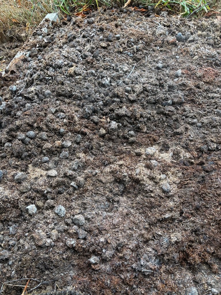 Gecomposteerde paardenmest, Ophalen, Tuinaarde