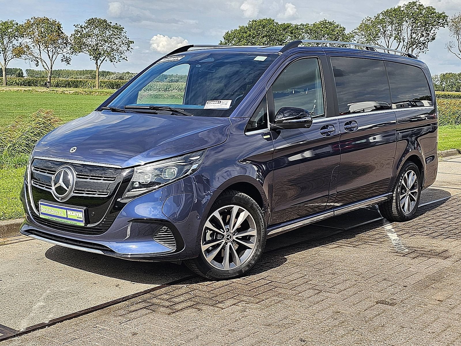 MERCEDES-BENZ EQV 300 wltp 364 kms, Auto's, Automaat, Gebruikt, Blauw, 204 pk