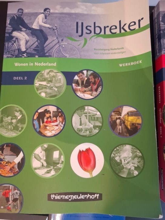 IJsbreker Werkboek Deel 2 - Wonen in Nederland, Boeken, ThiemeMeulenhoff, Ophalen of Verzenden, Zo goed als nieuw, MBO