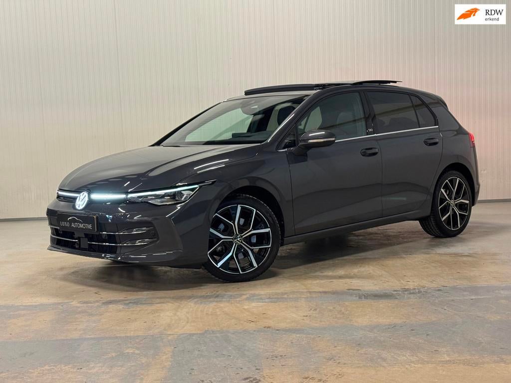 Volkswagen Golf 1.5 eTSI R-Line Edition | 50 JAHRE | FACELIF, Auto's, Volkswagen, 4 cilinders, 150 pk, Bedrijf, Automatische klimaatregeling