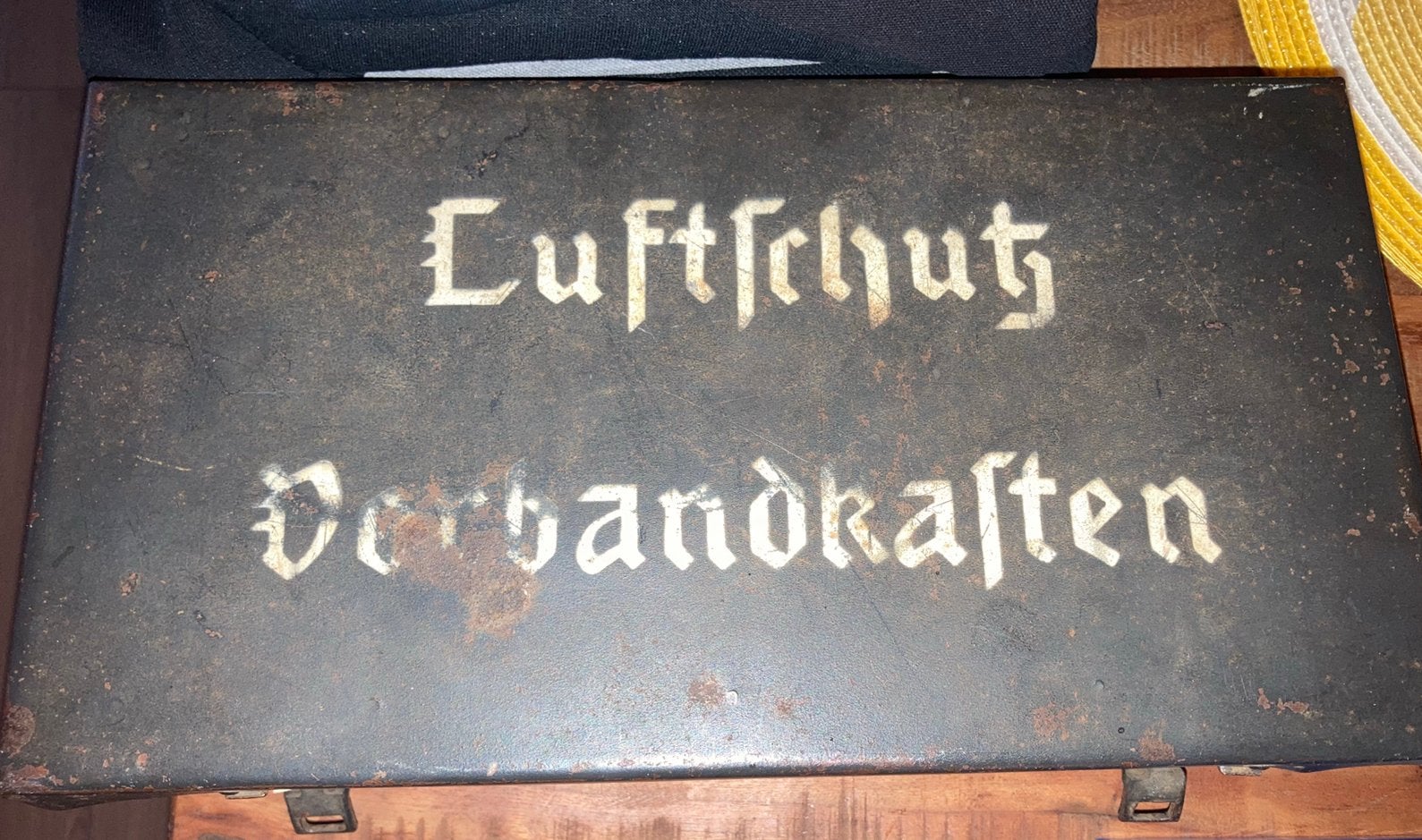 Verbandkist luftschutz duits wo2 100% origineel, Verzamelen, Ophalen, Landmacht, Duitsland, Kist of Geocache