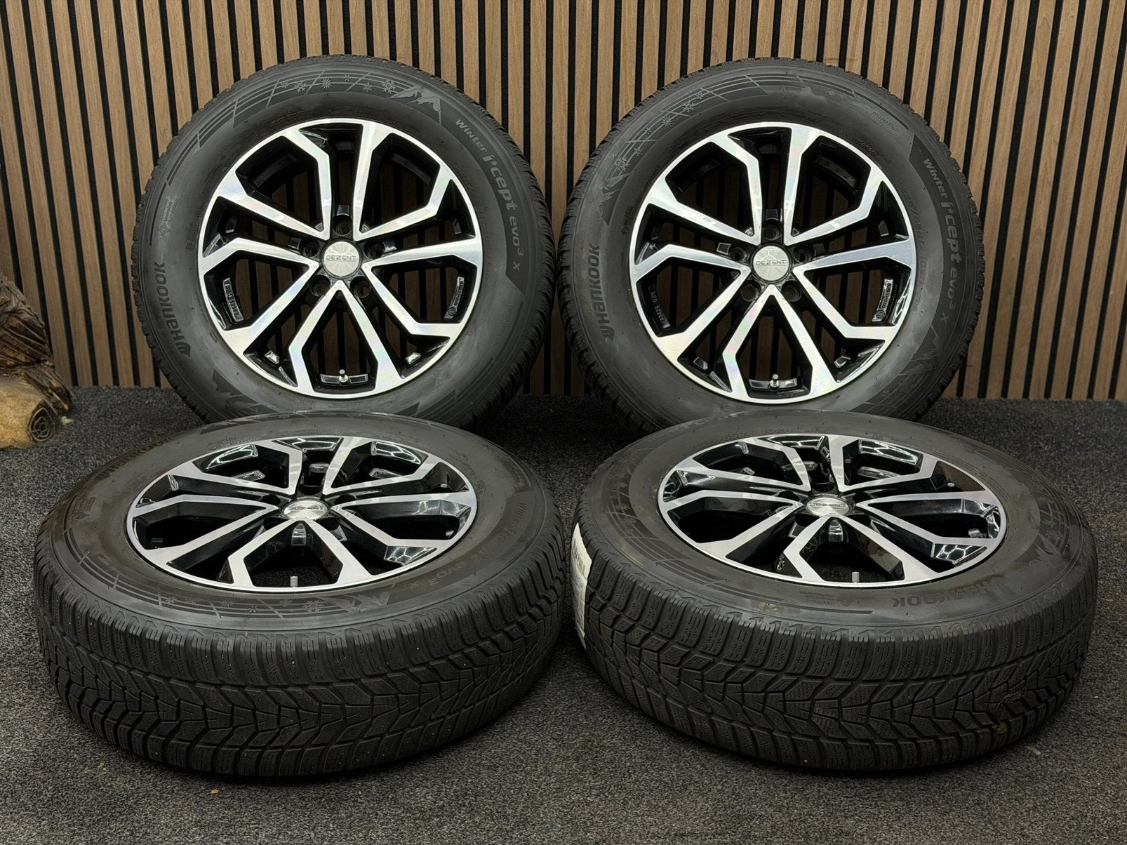 17 inch Dezent TA Mazda CX-5 5x114.3 ET47 225/65/17 Hankook, Auto-onderdelen, Banden en Velgen, Ophalen, ., Banden en Velgen, 17 inch