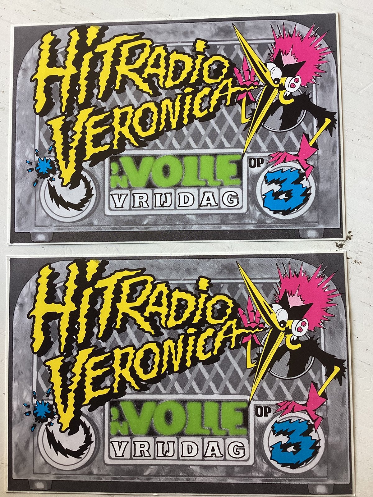 2 stickers Hitradio Veronica ‘n Volle Vrijdag, Verzamelen, Verzenden, Zo goed als nieuw, Film, Tv of Omroep