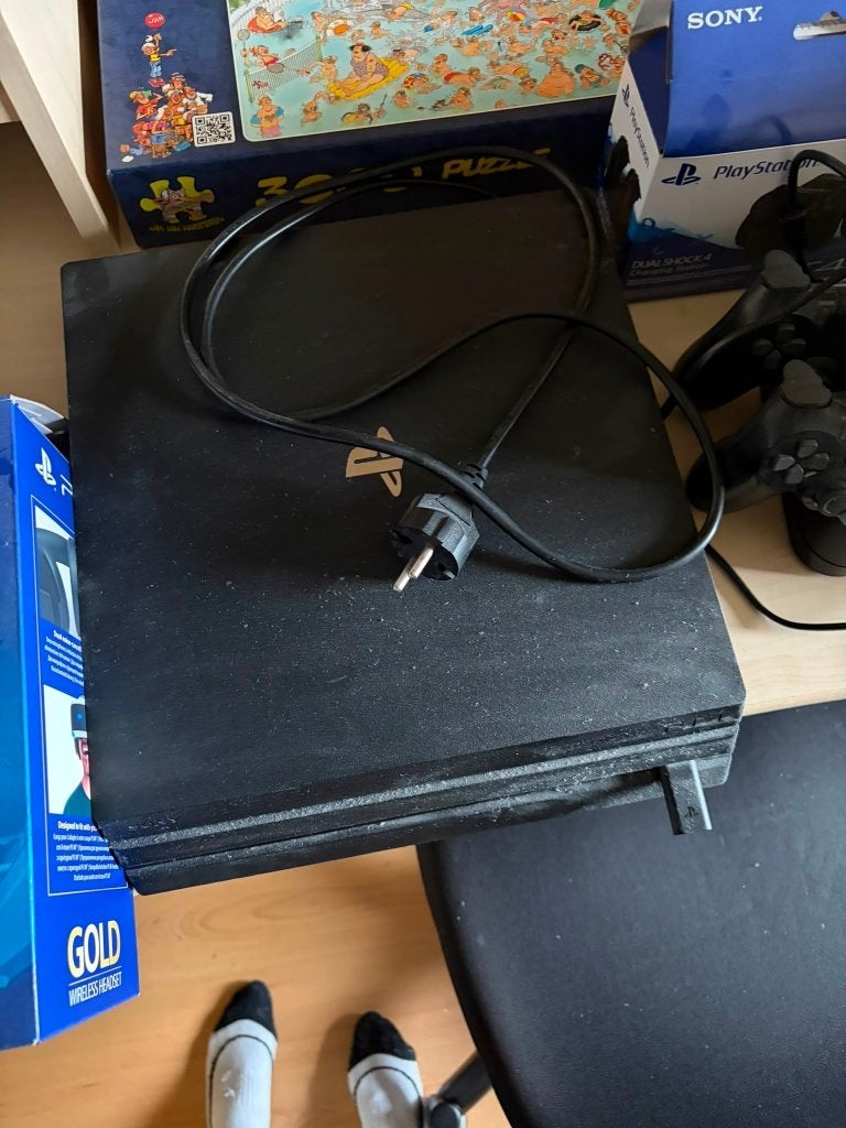 PS4 pro 1TB incl. headset & 3 controllers, Gebruikt, Verzenden, 1 TB, Pro