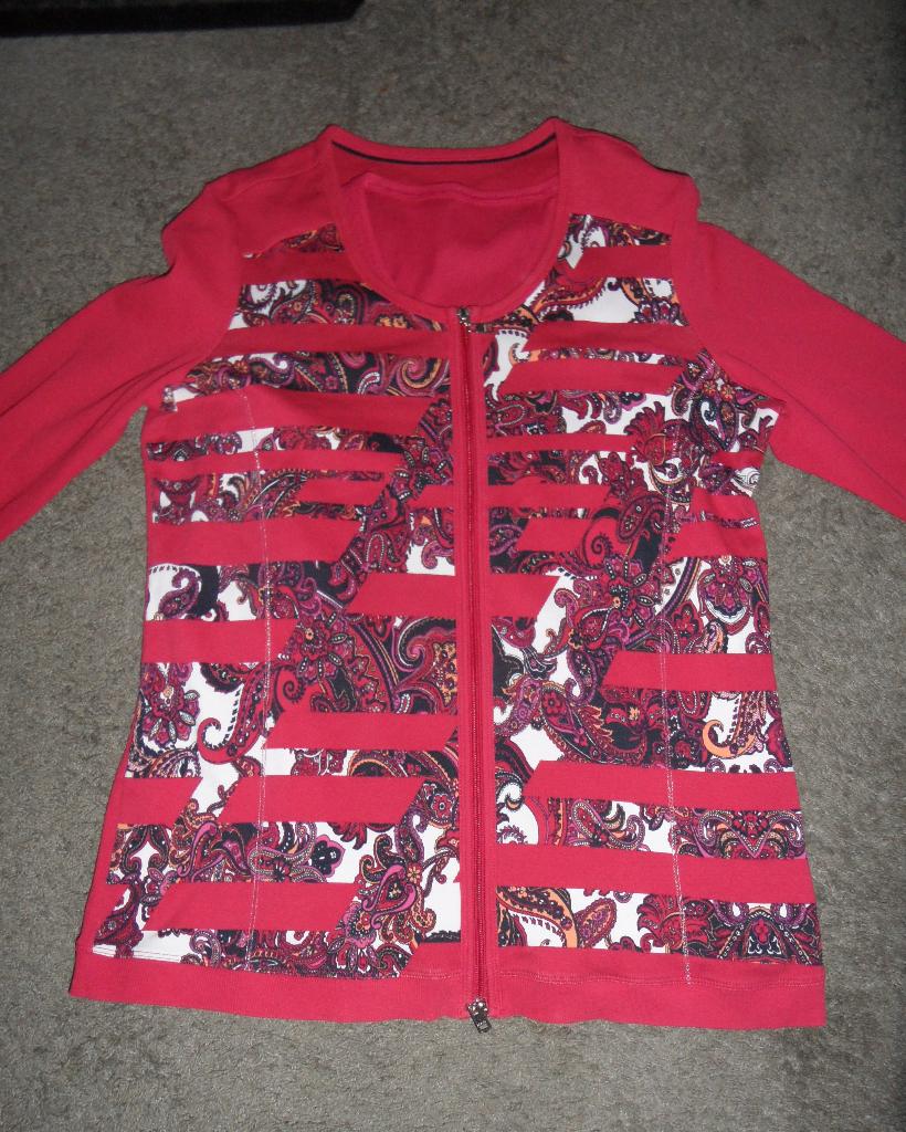 Donkerrood damesvest (XL) met bijbehorende top (L), Bonita, Maat 42/44 (L), Bonita, Ophalen of Verzenden, Zo goed als nieuw