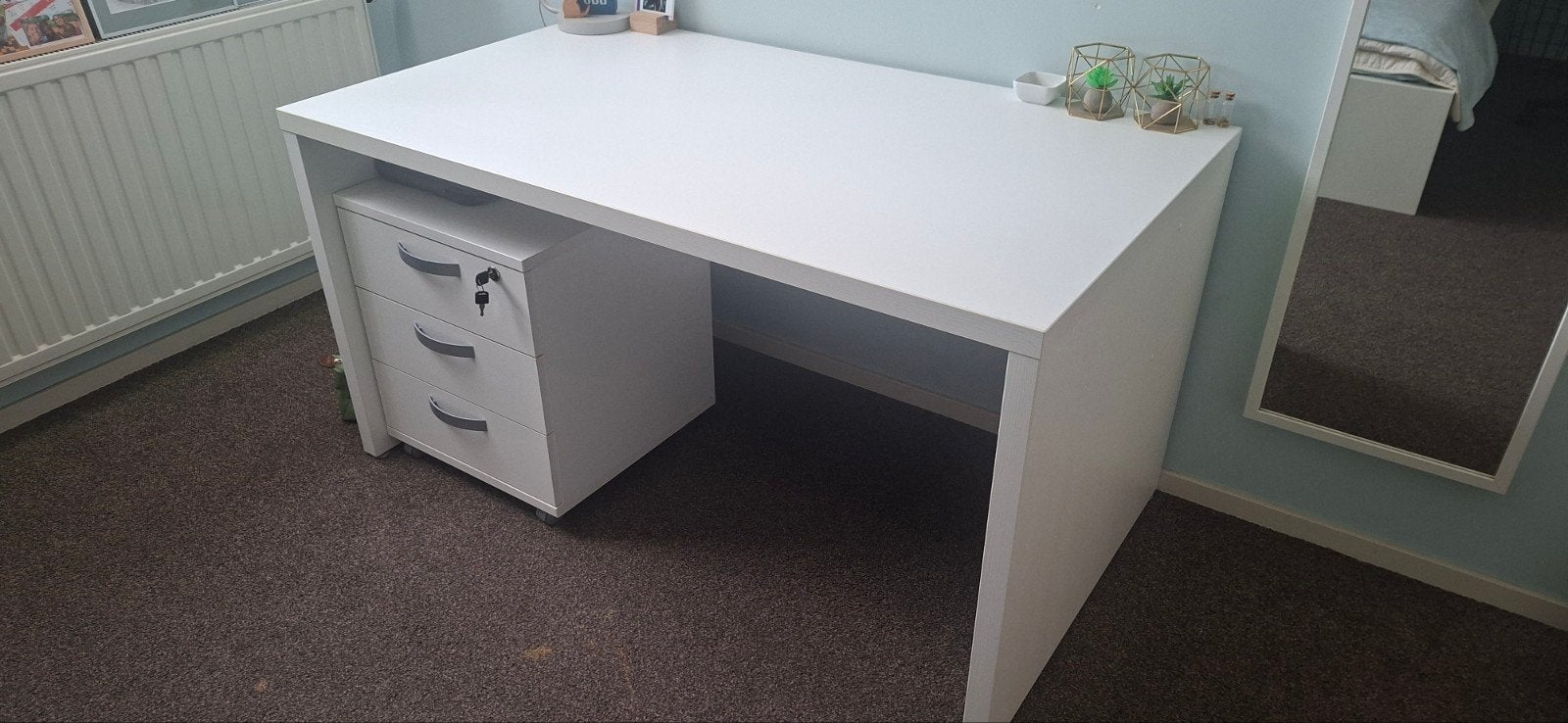 zeer degelijke houten bureau, Ophalen, Groen, Hout, Kabelgoot