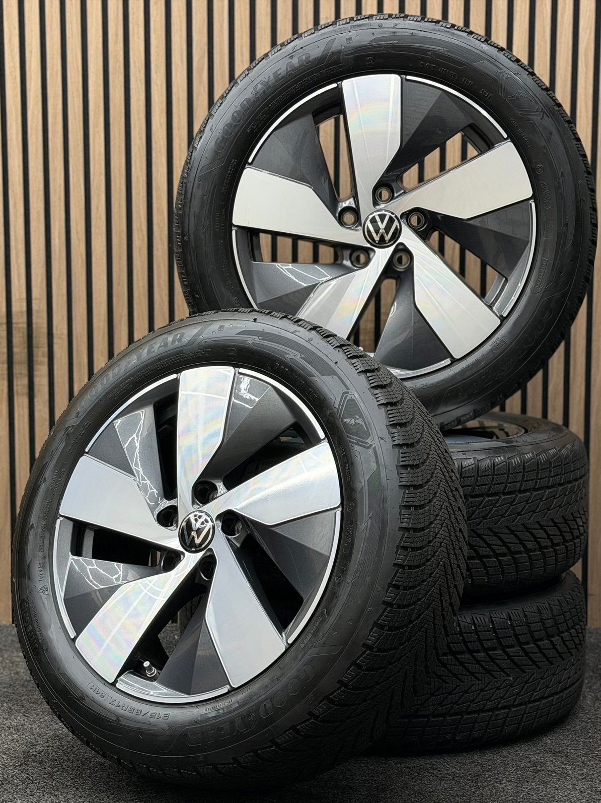 DEMO! Originele 17 inch VW Passat B9 Bologna 5x112 Goodyear, Auto-onderdelen, Banden en Velgen, Ophalen, 215 mm, ., Banden en Velgen