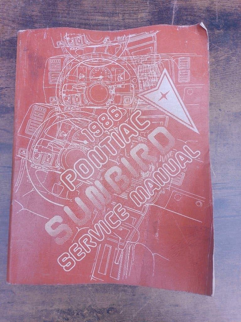 Pontiac Sunbird 1986 dealer werkplaatsboek Service Manual, Ophalen of Verzenden, Gelezen, Overige merken