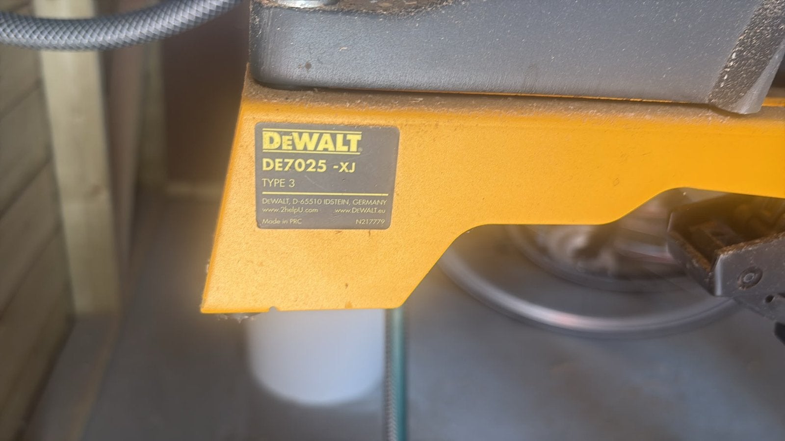 DeWalt Afkortzaag DHS780 - Krachtige en Nauwkeurige Zaag, Doe-het-zelf en Verbouw, Gereedschap | Zaagmachines, Ophalen, 70 mm of meer