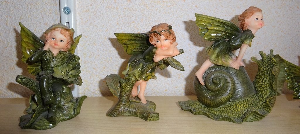 Speciale groene serie van elfenbeeldjes – 9 stuks, Antiek en Kunst, Minder dan 20 cm, Ophalen of Verzenden, Beeld, Europa