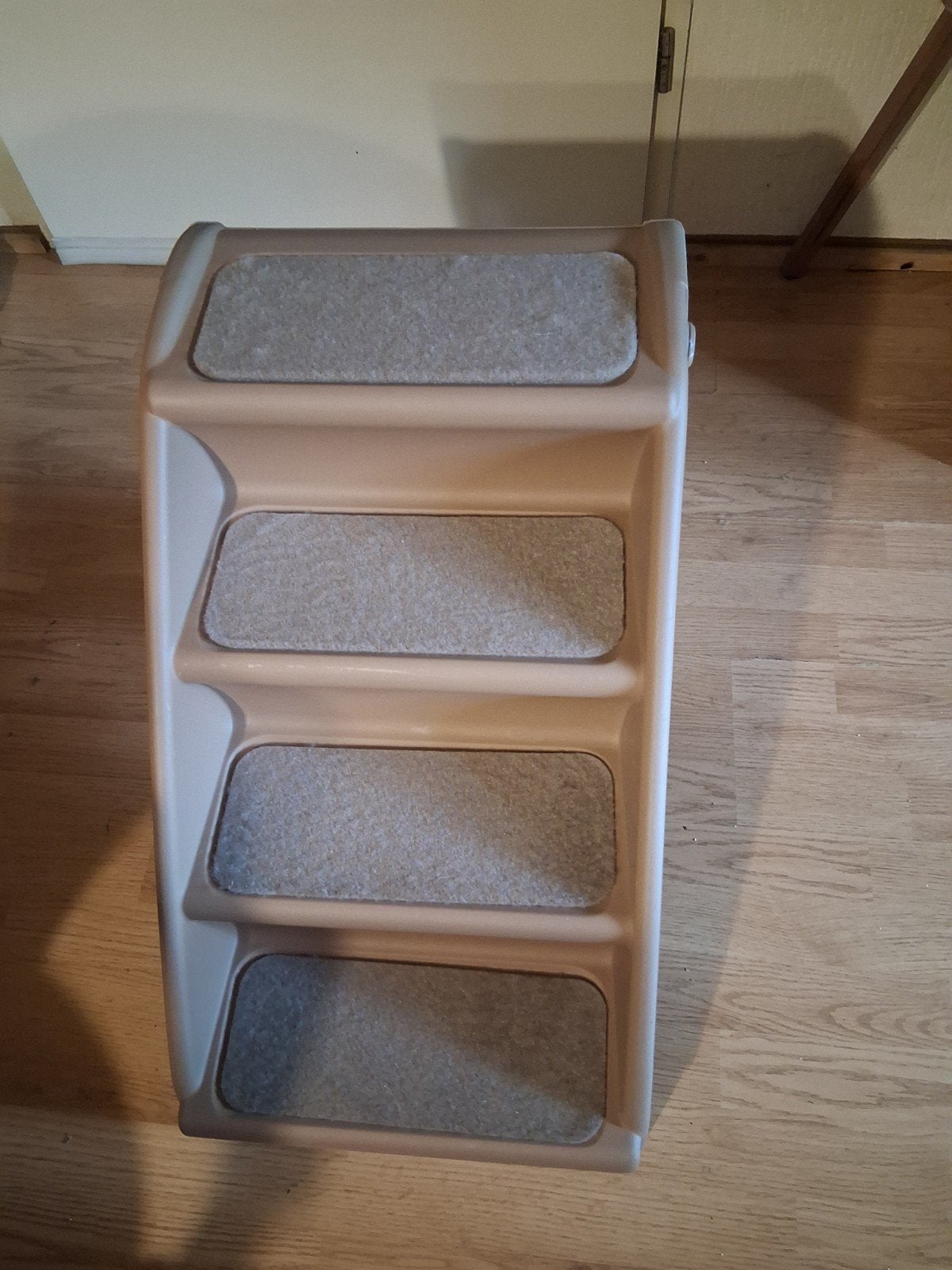 Honden trap beige, Ophalen, Zo goed als nieuw