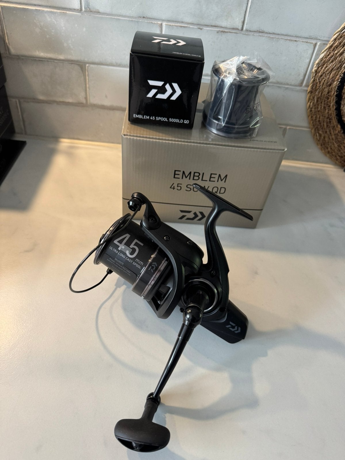 nieuwe 23 daiwa emblem 45 scw qd top longcast BIG PIT MOLEN, Ophalen of Verzenden, Nieuw, Molen