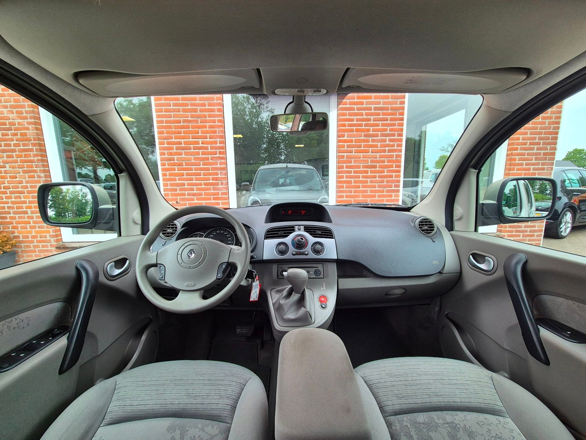 Renault Kangoo Family 1.6-16V Privilège 106PK 5drs AUTOMAAT, Auto's, Stof, Gebruikt, 1600 cc, Origineel Nederlands