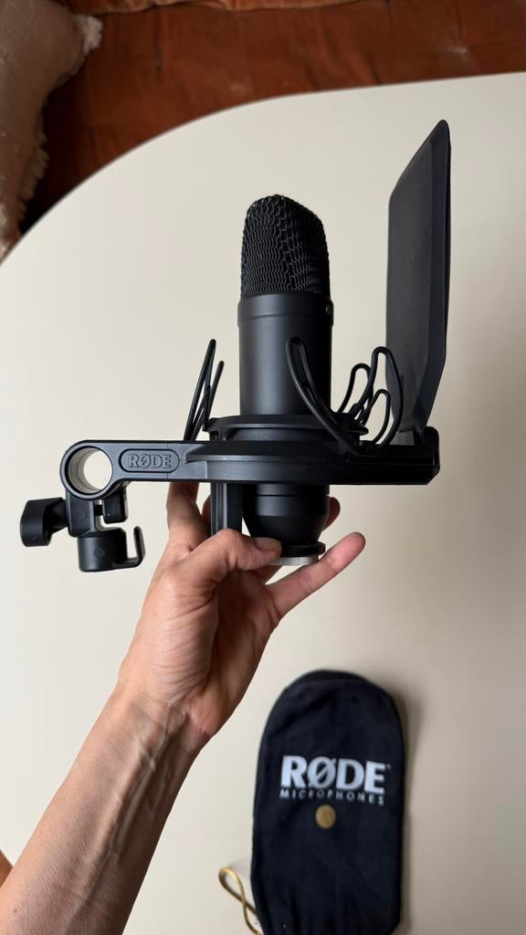 Røde NT1 met SMR schockmount en plopfilter., Muziek en Instrumenten, Microfoons, Ophalen of Verzenden, Zo goed als nieuw, Studiomicrofoon