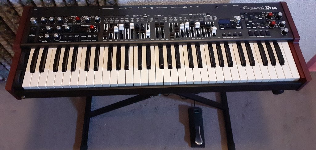 VISCOUNT Legend One+sustain/leslie schakel pedaal+standaard, Muziek en Instrumenten, Ophalen, Zo goed als nieuw, 1 klavier, Hammondorgel
