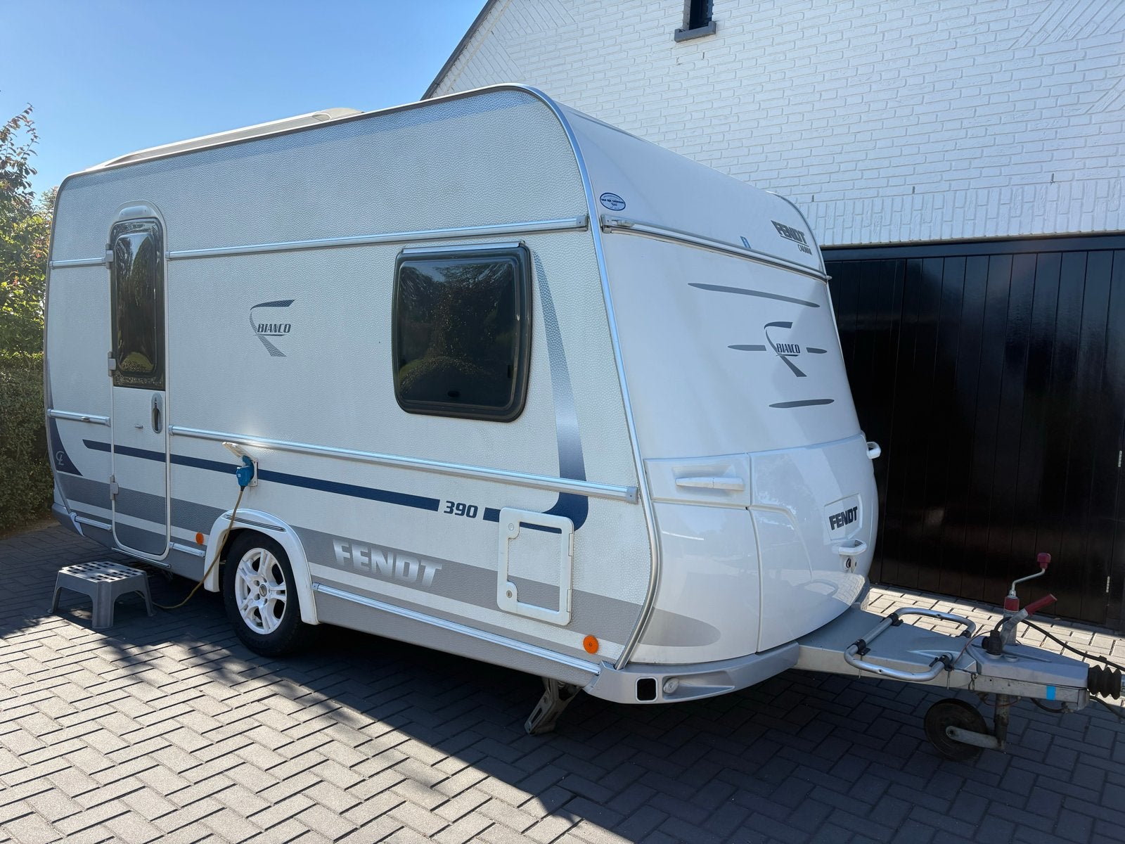 Nette compacte Fendt Bianco 395 caravan, bouwjaar 2011, Frans bed, Treinzit, Particulier, Kachel