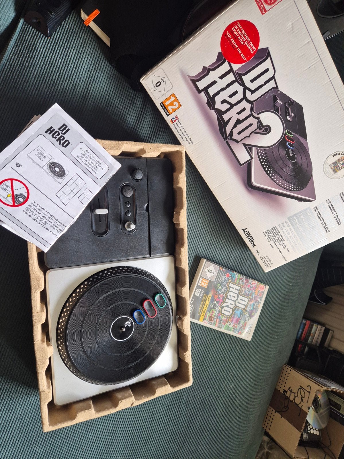 DJ Hero 2 met Turntable Controller voor Wii + Dj Hero game, Spelcomputers en Games, Muziek, 1 speler, Ophalen of Verzenden, Zo goed als nieuw