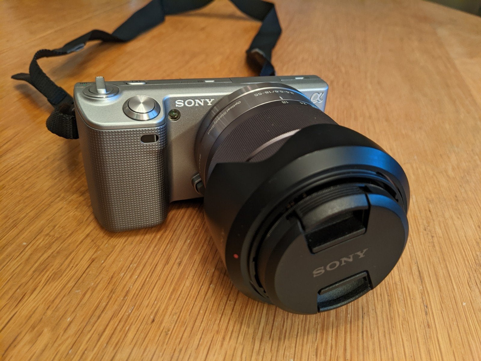 Sony NEX-5 Systeemcamera met 18-55mm lens en accessoires, Gebruikt, Geheugenkaart, 4 t/m 7 keer, Sony