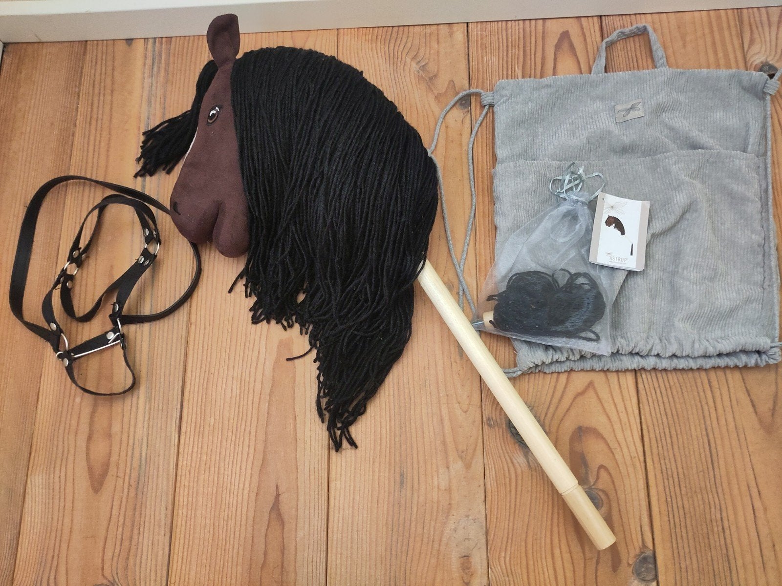 Astrup bruine met bles hobby horse, Ophalen of Verzenden, Zo goed als nieuw
