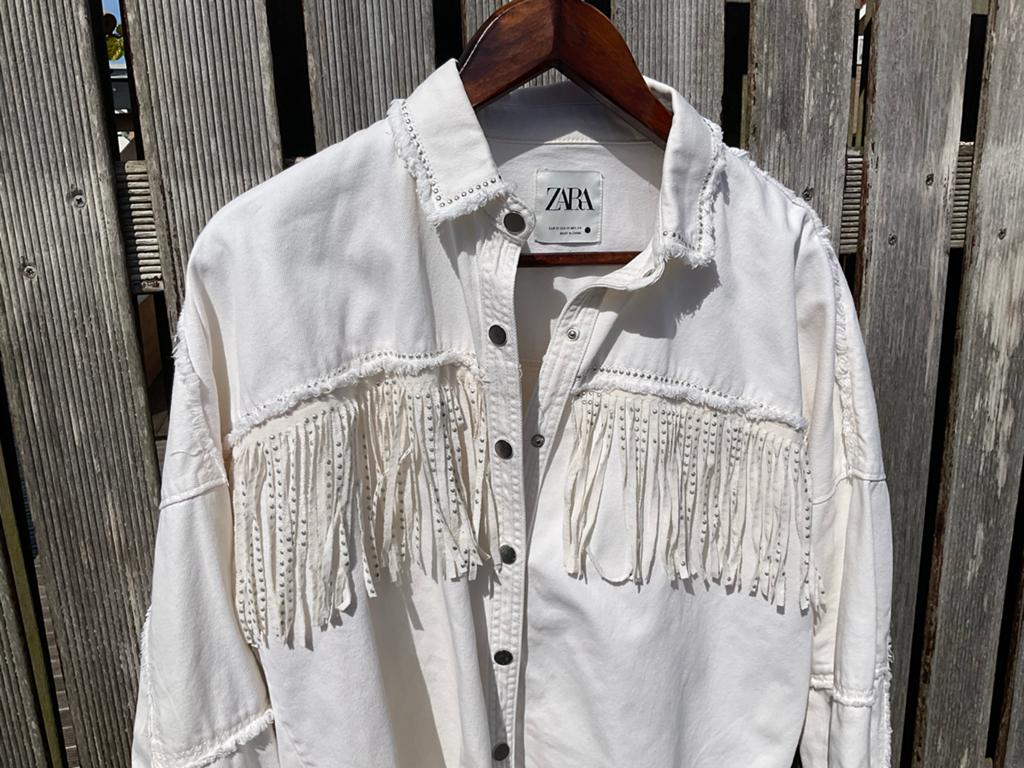 Zara beige denim jasje / blouse met franjes - Maat M, Kleding | Dames, Jassen | Zomer, Ophalen of Verzenden, Zo goed als nieuw