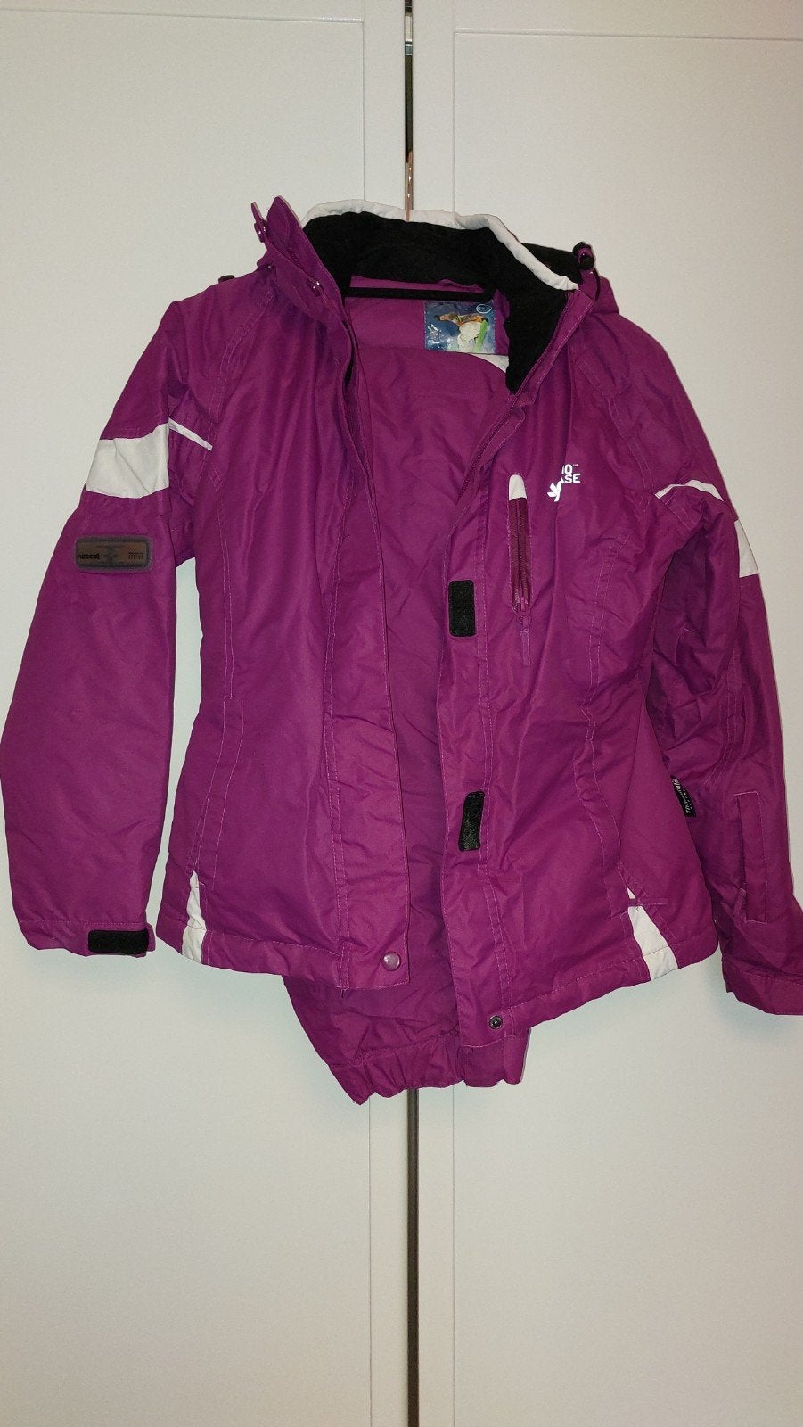 SNO BASE Ski-jas en skibroek set - Maat 40, Kleding | Dames, Maat 38/40 (M), SNO BASE, Ophalen of Verzenden, Zo goed als nieuw