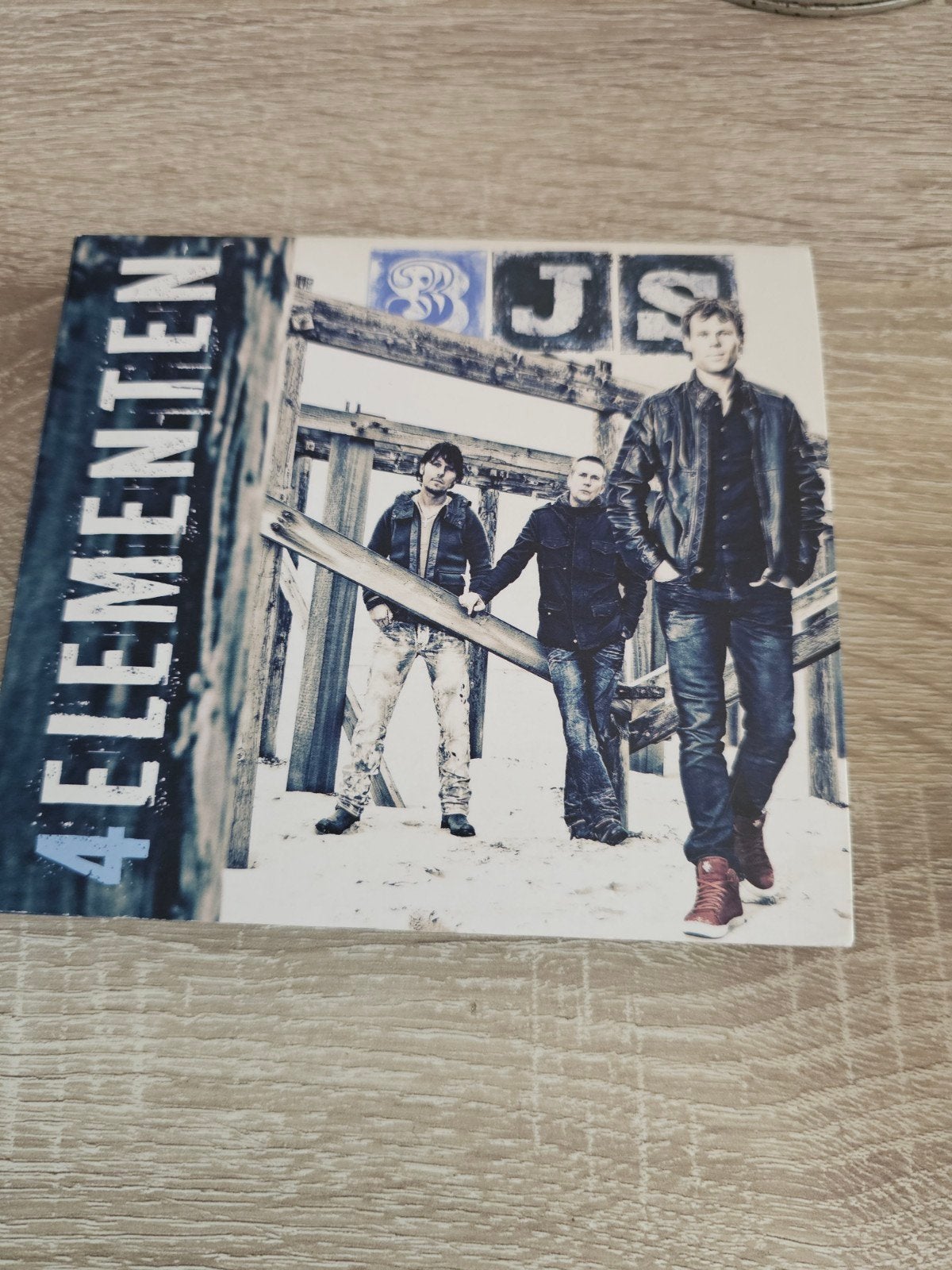 3JS - 4 Elementen CD met Bonus DVD, Inclusief DVD, Ophalen of Verzenden, Zo goed als nieuw, Pop