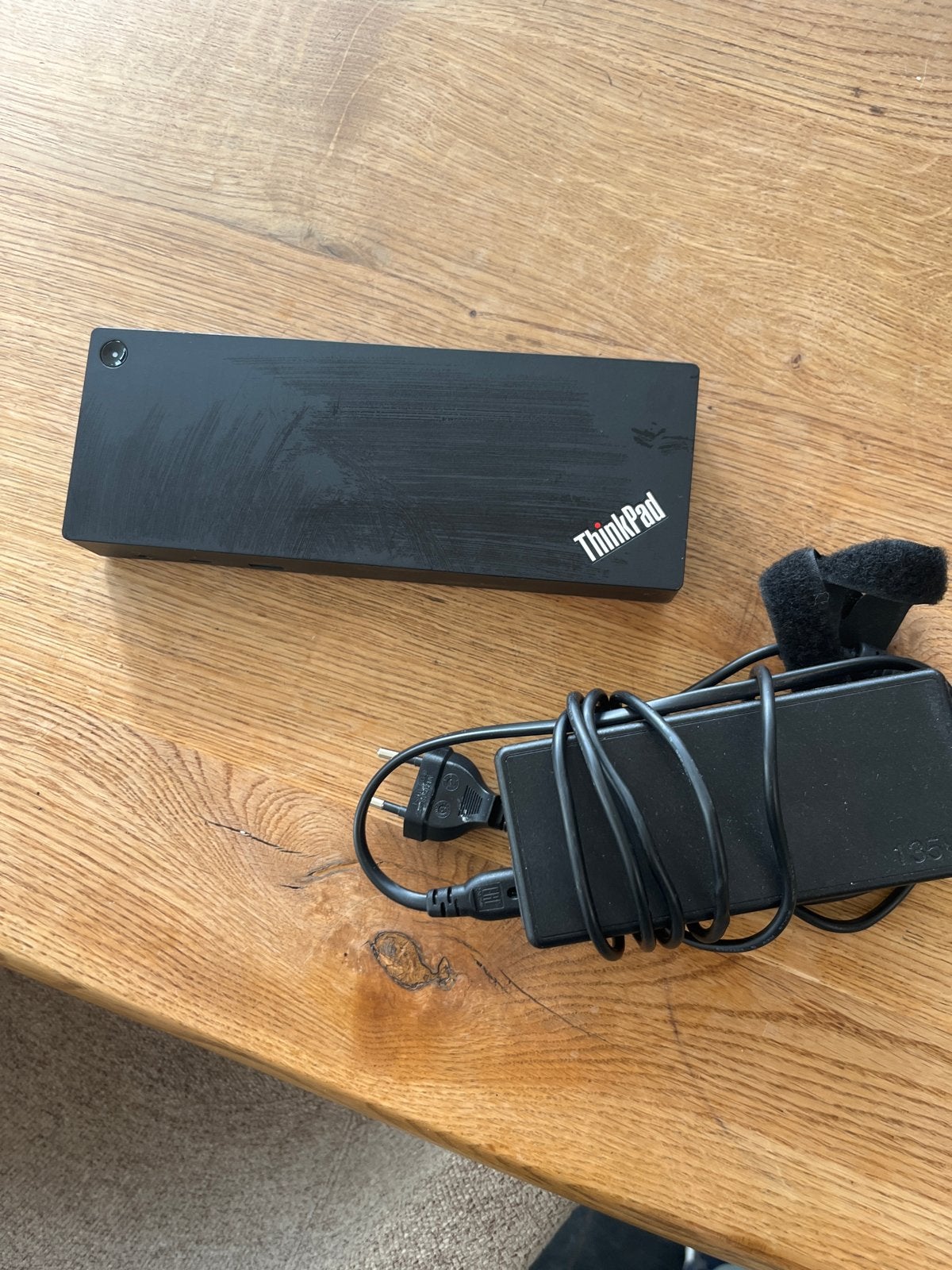 Lenovo ThinkPad Thunderbolt 3 Dock 40 AC met adapter 135 W, Ophalen of Verzenden, Gebruikt, Docking station, Laptop