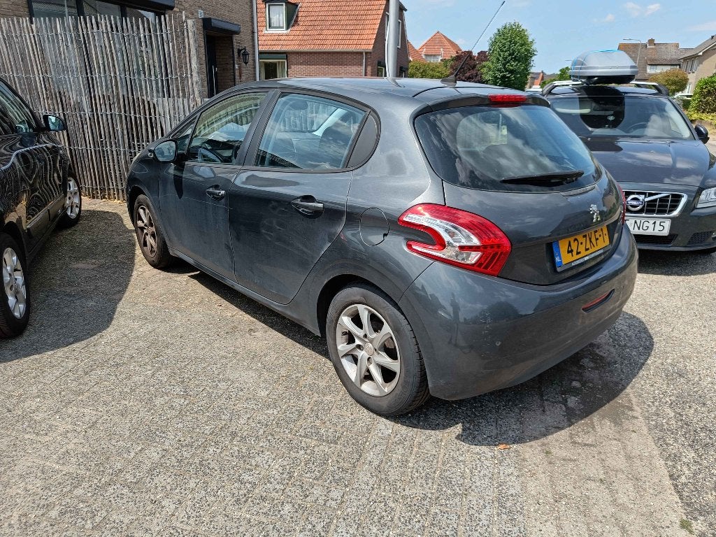 Opknapper - Peugeot 208 1.2 VTi 82PK 5D (102g) 2012 Grijs, Voorwielaandrijving, Stof, 1199 cc, Origineel Nederlands