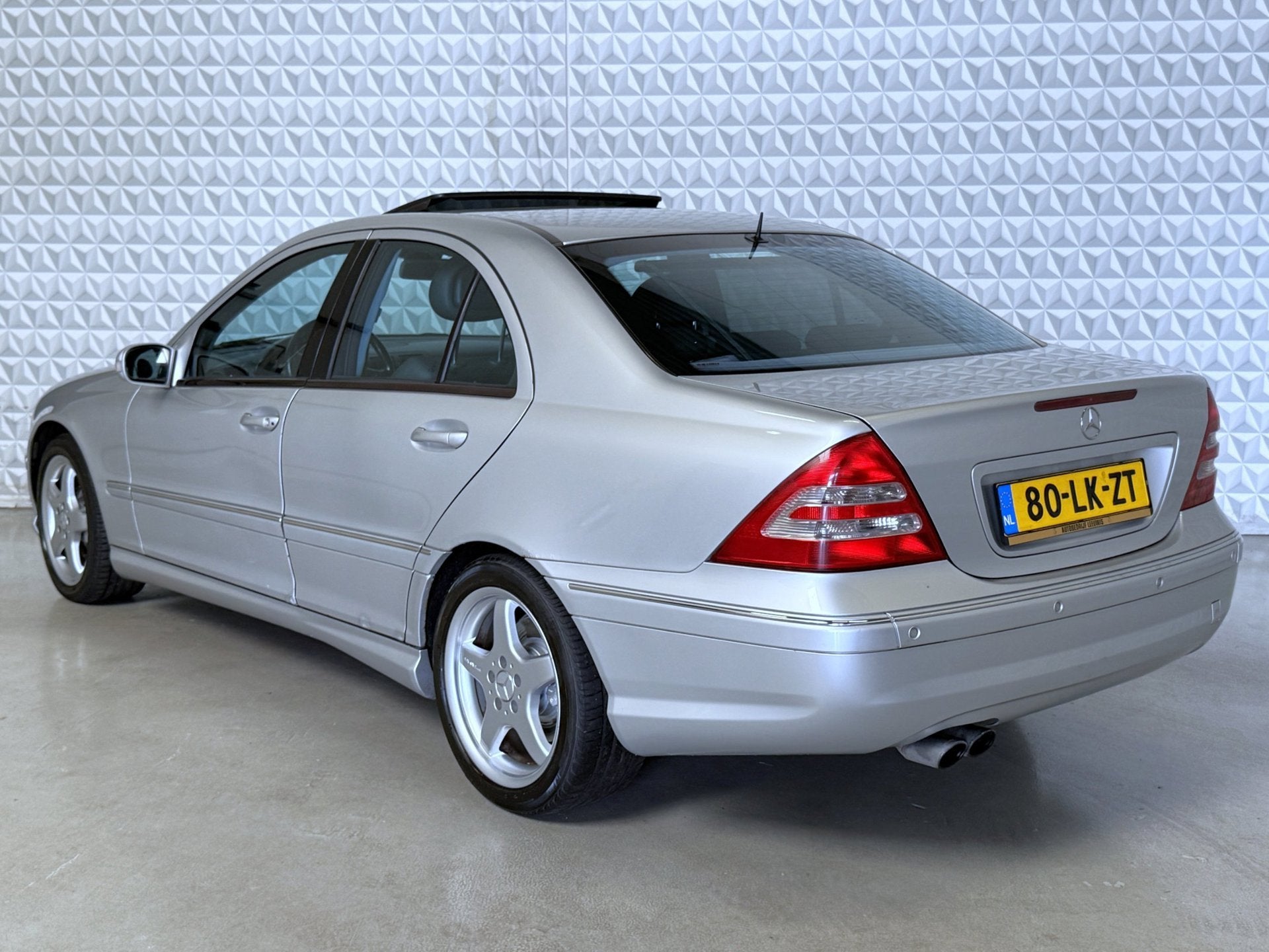 Mercedes-Benz C-klasse AMG 32 V6 Kompressor / 260kW - 354PK!, Automaat, Achterwielaandrijving, Gebruikt, Zwart