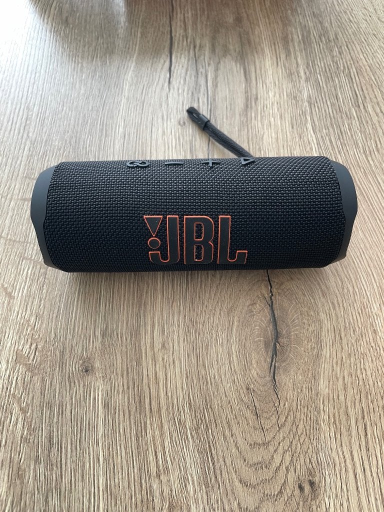 JBL Flip 6 Bluetooth Speaker