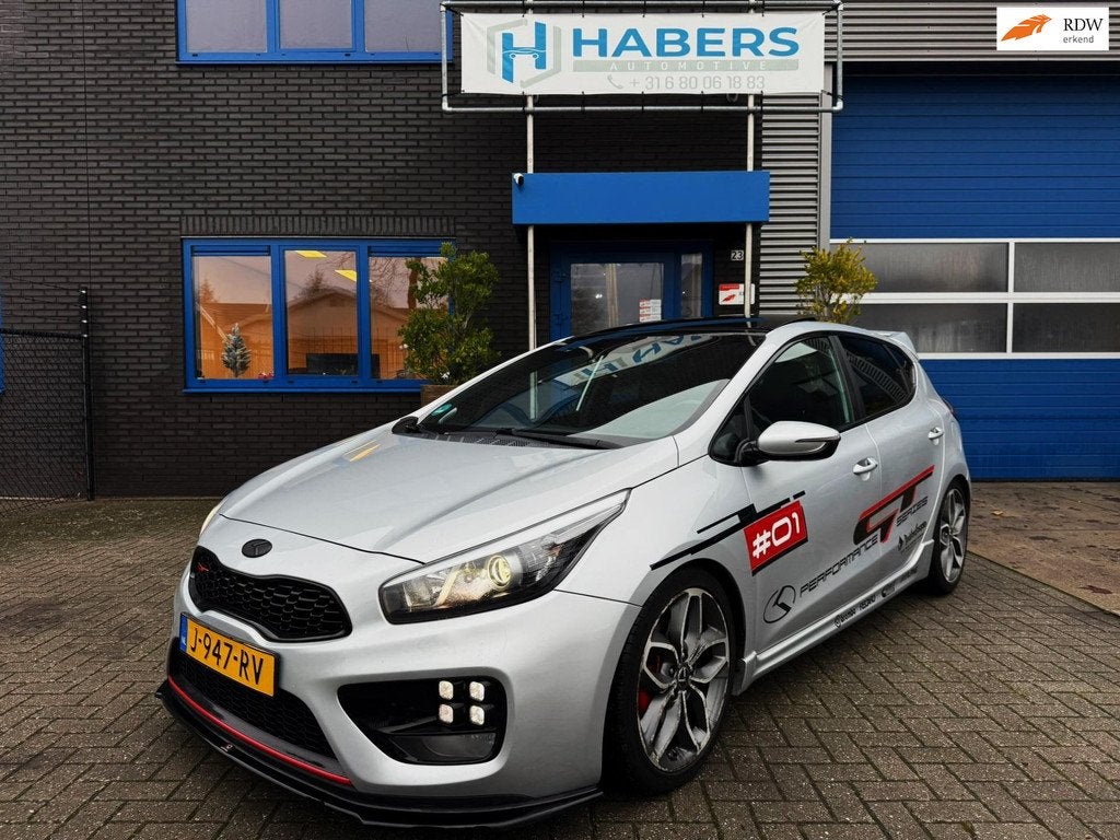 Kia Cee'd 1.6 T-GDi GT 204PK|Navi|XenonLed|Sportstoelen|Kant, Voorwielaandrijving, Automatische klimaatregeling, Gebruikt, 4 cilinders