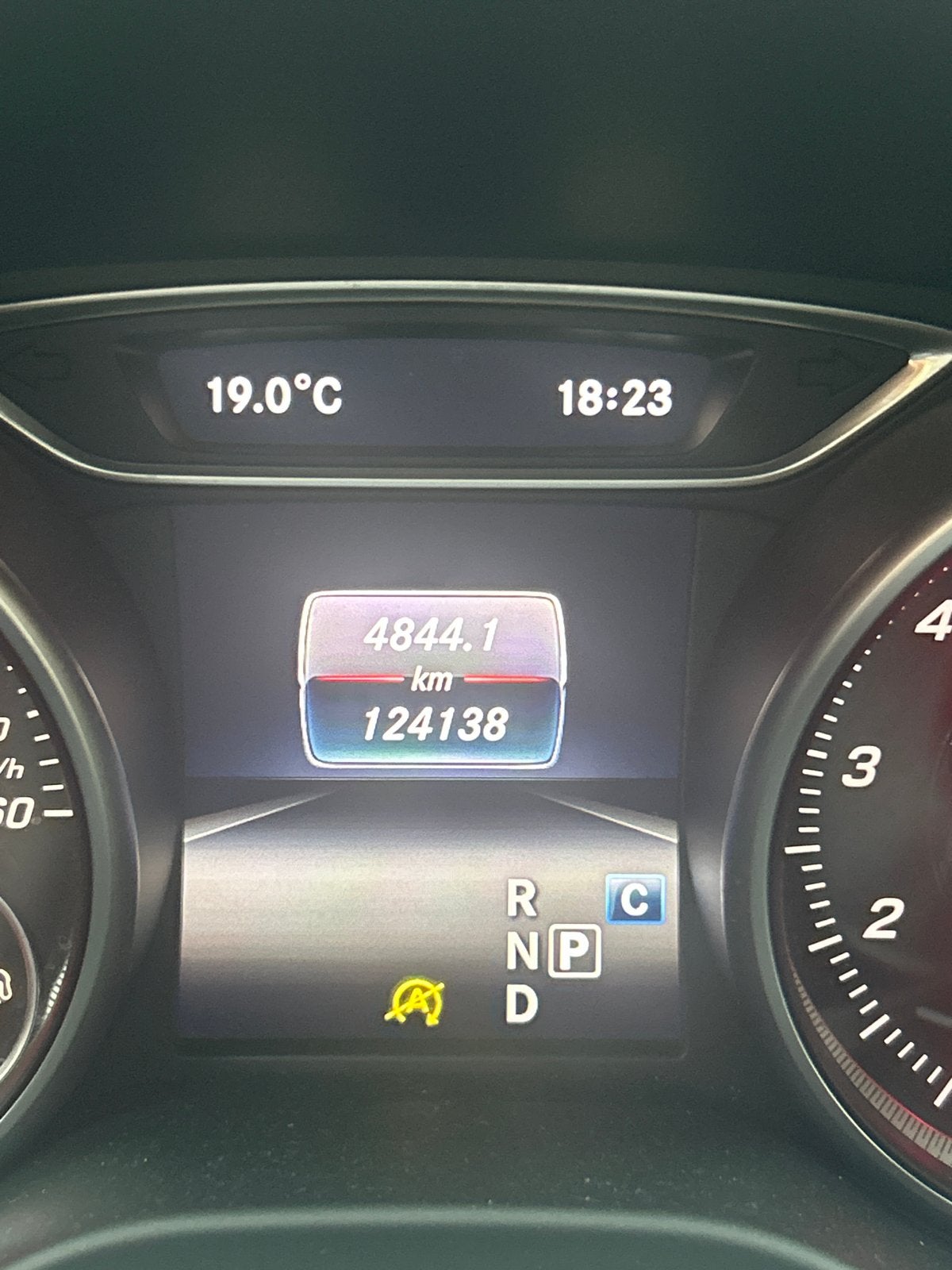 Mercedes-Benz A-Klasse A180 1.6 Blue EFF Aut7 2016 Wit, Auto's, 4 cilinders, Leder en Stof, 1595 cc, 1200 kg