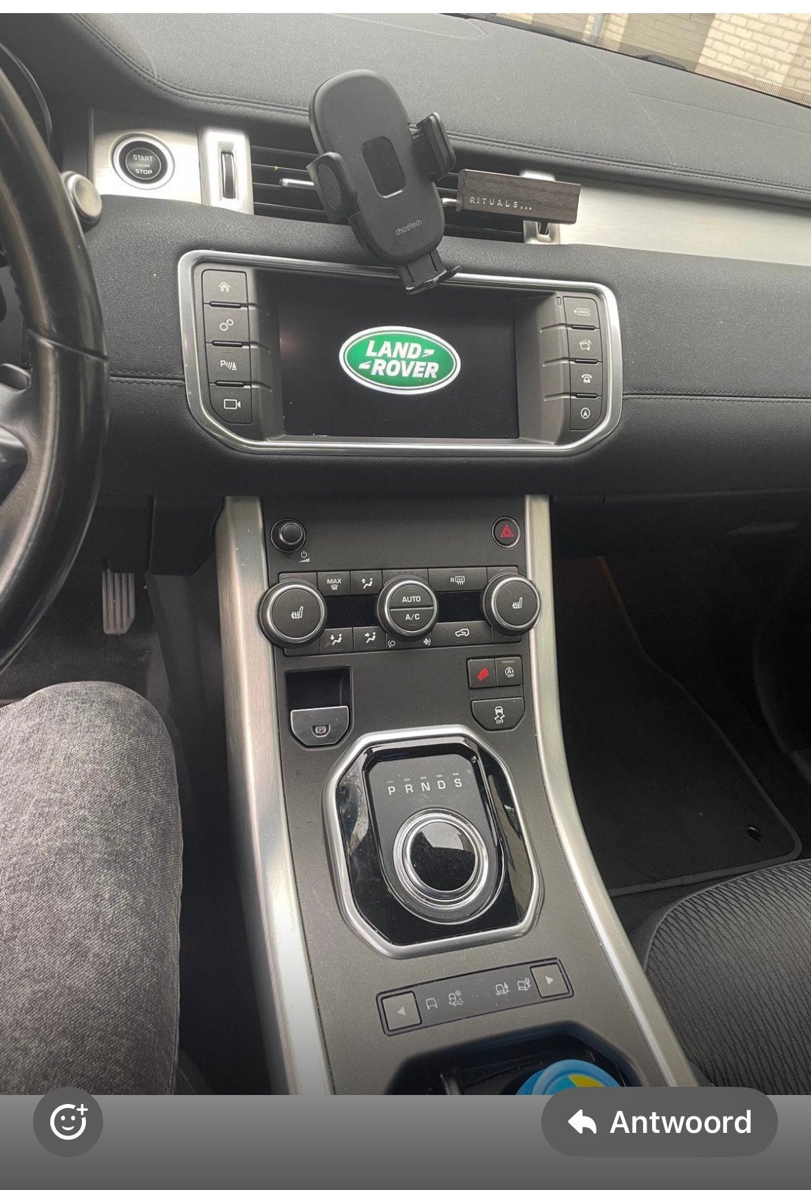 Land Rover Range Rover Evoque 2.0 TD4 150pk 4WD Aut 2018 Wit, Auto's, Stof, Zwart, 2000 kg, Wit