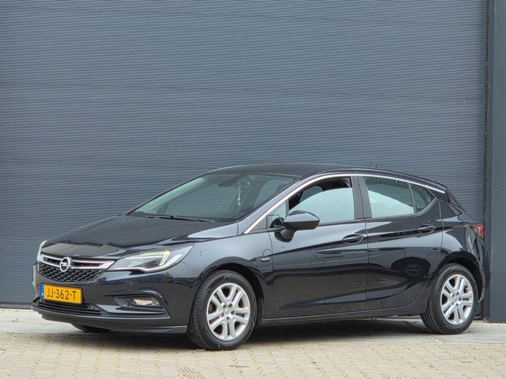 Opel Astra 1.0 Edition nap bomvol optie's apk 04-2027!, Auto's, Opel, Gebruikt, Euro 6, 610 kg, Origineel Nederlands