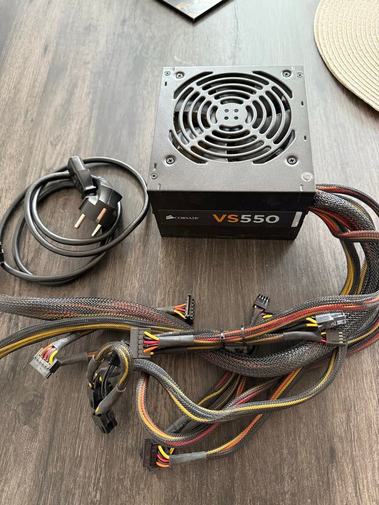 Corsair VS550 Voeding, Ophalen, Gebruikt