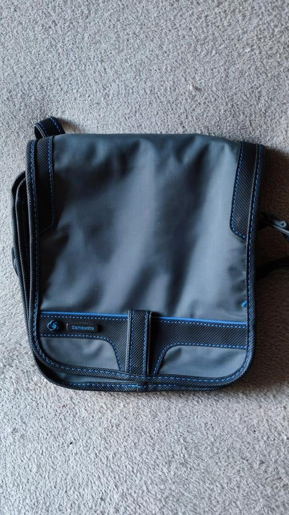 Samsonite Schoudertas - Zo goed als nieuw - 27x21 cm, Sieraden, Tassen en Uiterlijk, Tassen | Rugtassen, Overige merken, Minder dan 30 cm