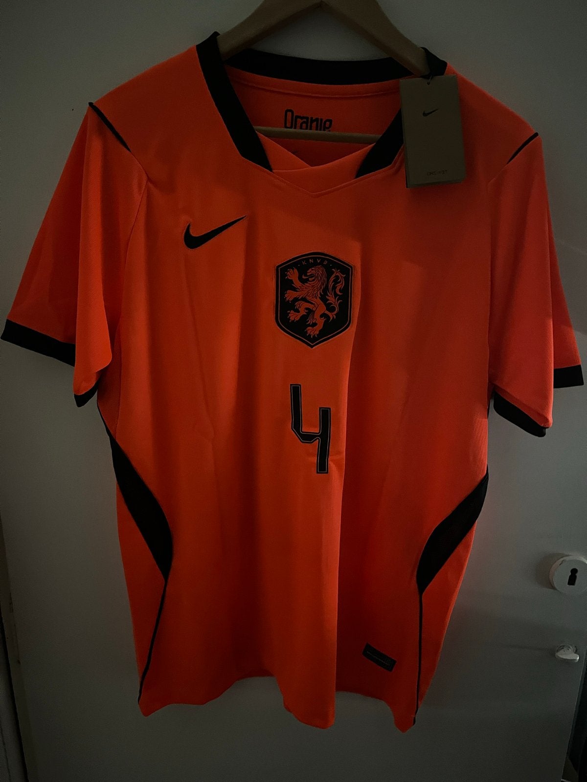 Oranje Nike voetbalshirt Virgil van Dijk maat M, Maat 48/50 (M), Nieuw, Oranje, Ophalen of Verzenden