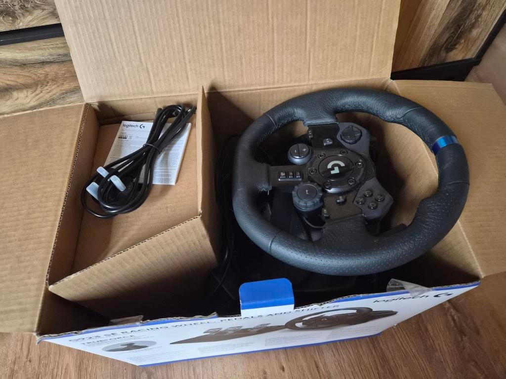 Logitech G923 SE Racing Wheel + Pedalen + Shifter (PS4/PS5), Spelcomputers en Games, Spelcomputers | Sony PlayStation Consoles | Accessoires
