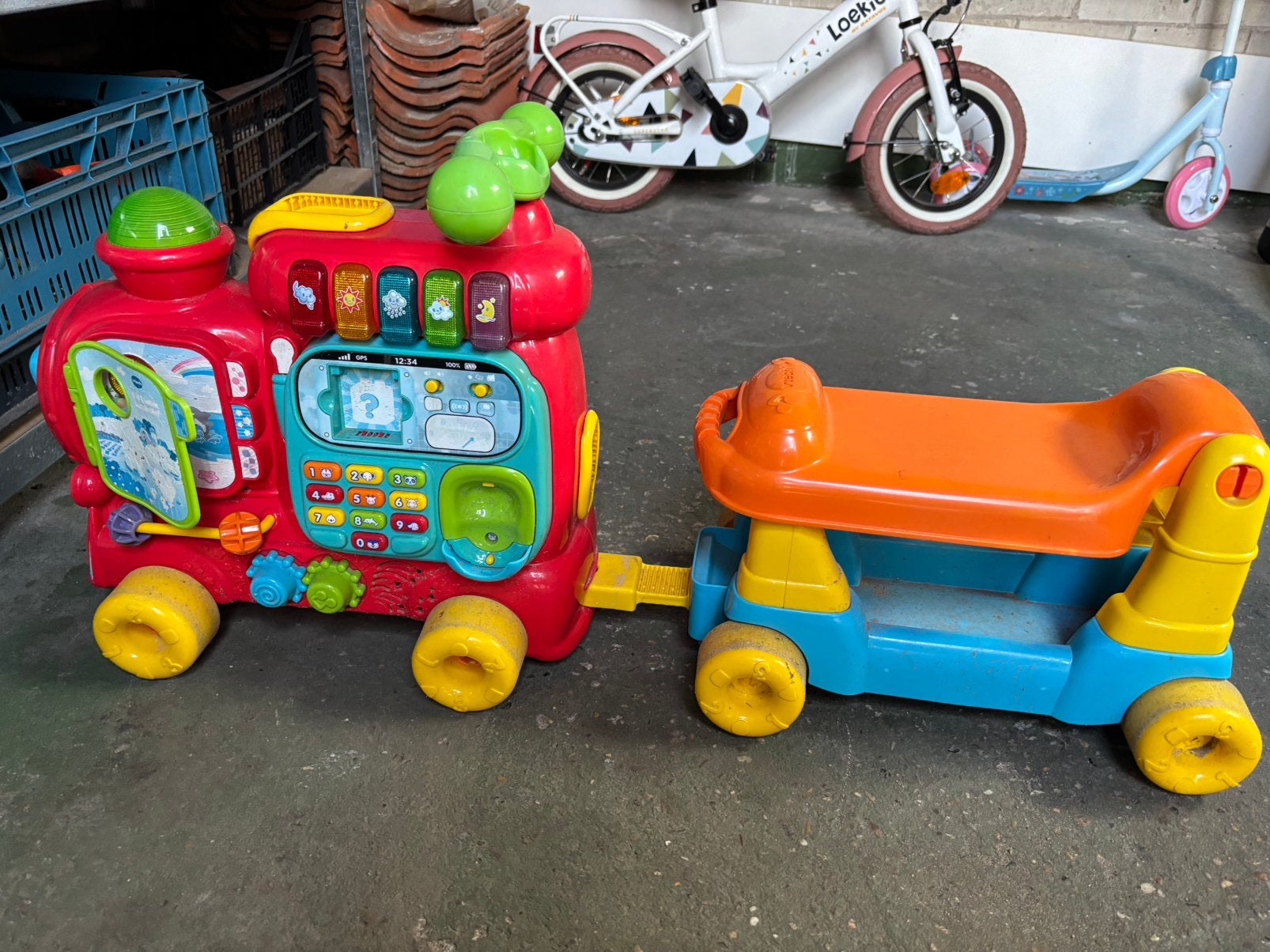 VTech loopwagen met aanhanger, Kinderen en Baby's, Ophalen of Verzenden, Zo goed als nieuw, 6 maanden tot 2 jaar