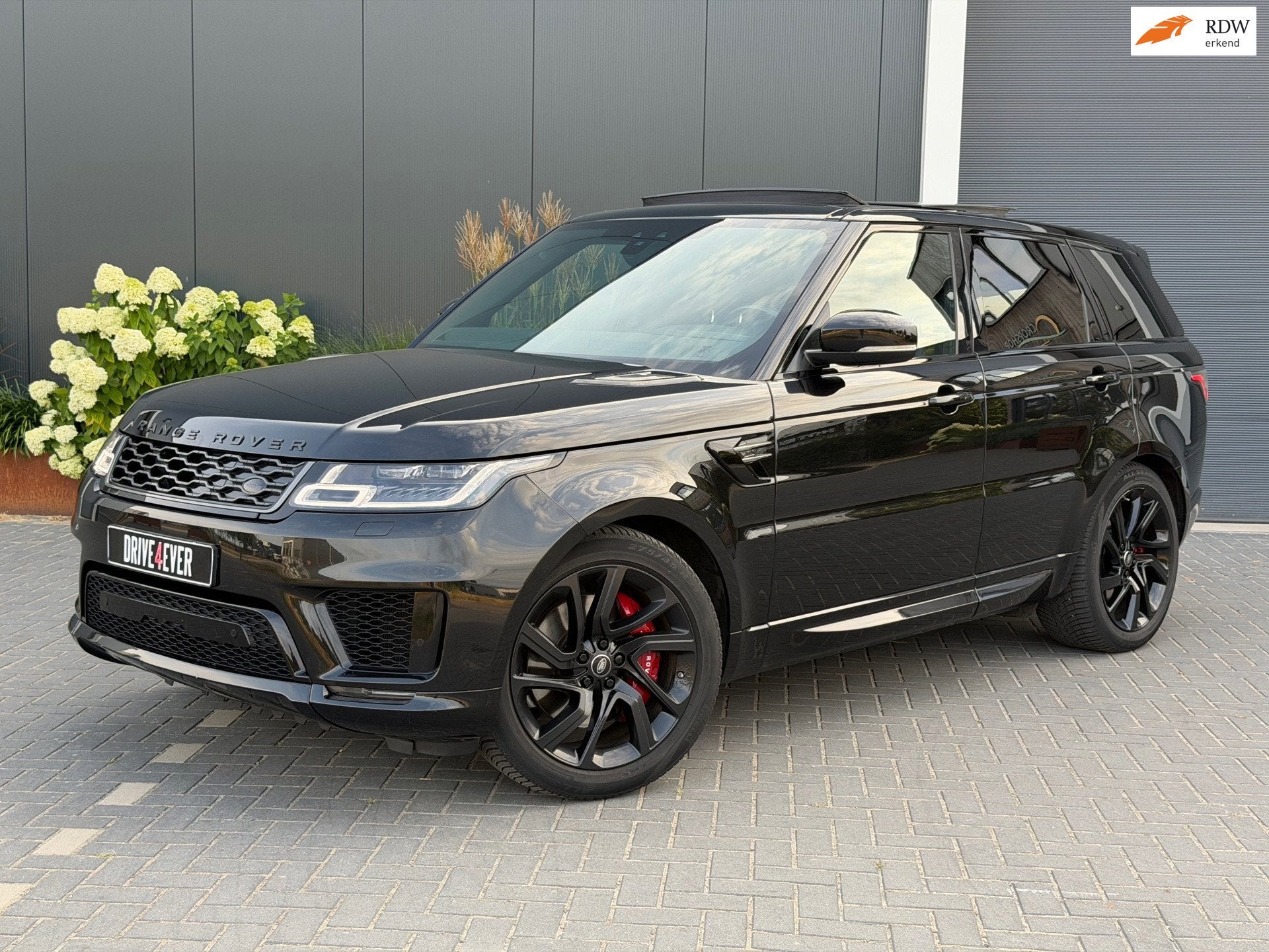 Land Rover Range Rover Sport 2.0 P400e HSE Dynamic BLACK M19, Auto's, Automaat, Gebruikt, 2500 kg, Zwart