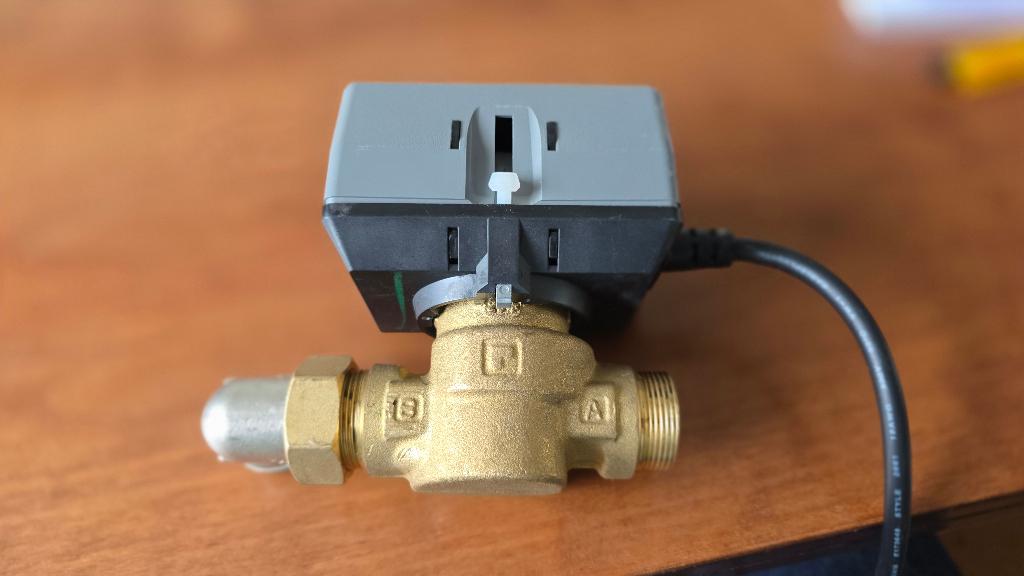 Honeywell VC4012 gemotoriseerde Tweewegklep - Gebruikt, Doe-het-zelf en Verbouw, Gebruikt, Minder dan 30 cm, Overige typen, Minder dan 60 cm